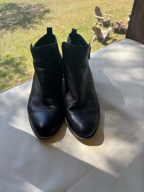 Lucky Brand short boot